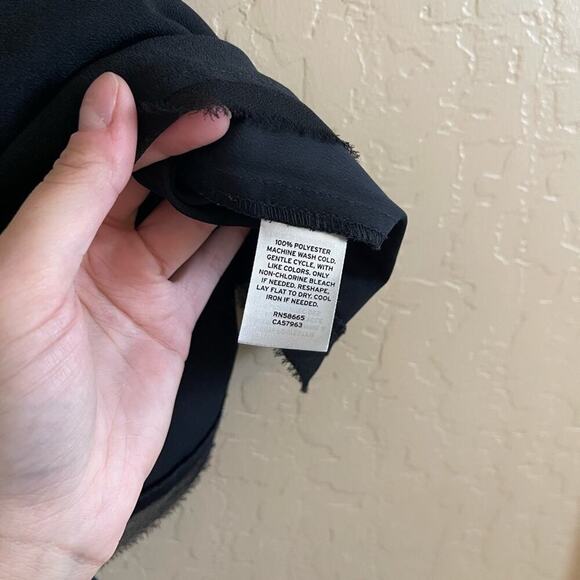 Halogen Raw Edge Black V Neck Sleeveless Top - Picture 8 of 8